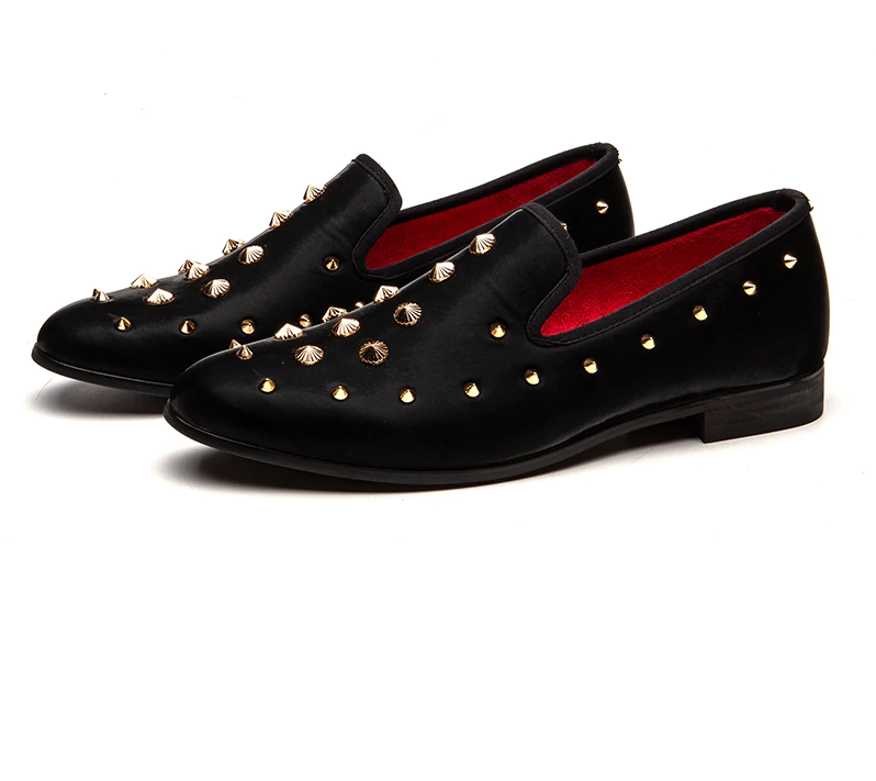 Negro de lujo con remache de hongo de metal Hombres Mocasines Zapatos