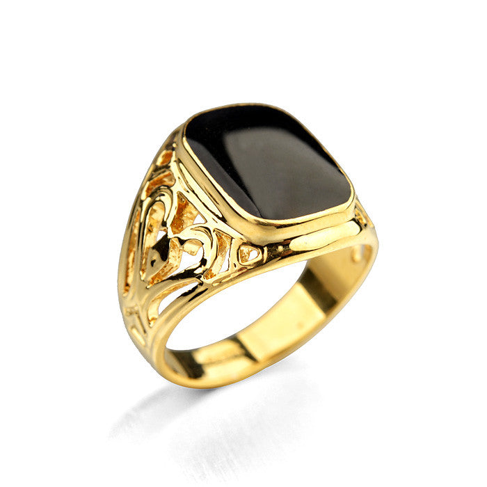 Vintage Style Black Stone Men Ring With Hood Detail - FanFreakz