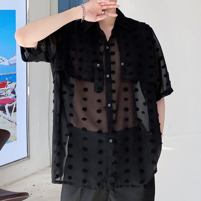 Camisa transparente de manga corta con apliques de lunares