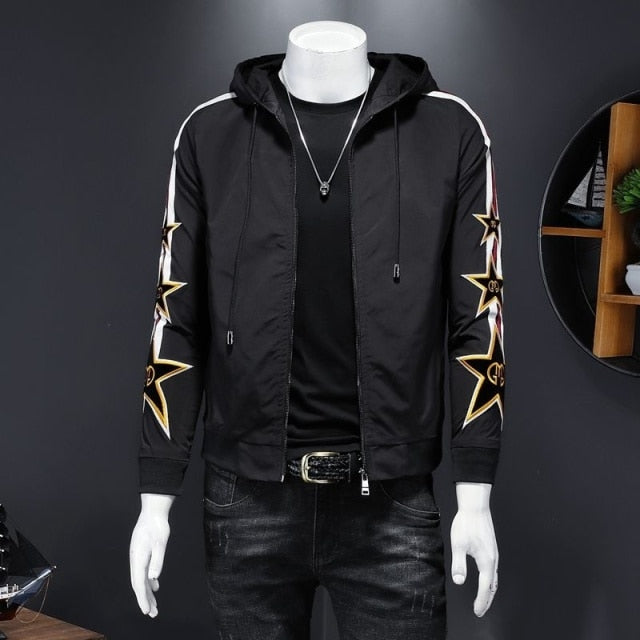 Veste à capuche décorée d'étoiles brodées