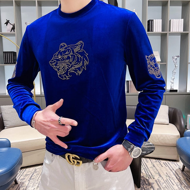 Camiseta de terciopelo suave con diamantes de imitación de tigre