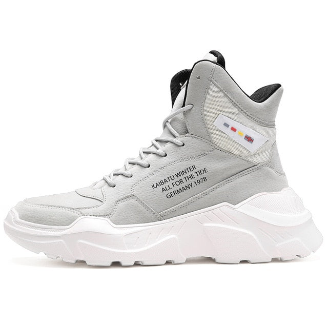 Chaussure montante en cuir au look viril