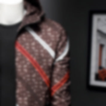 Chaqueta de corte slim con capucha y estampado vintage para hombre