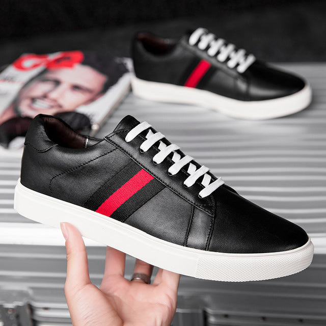 Sneaker décontracté en cuir véritable noir avec ruban rouge pour hommes