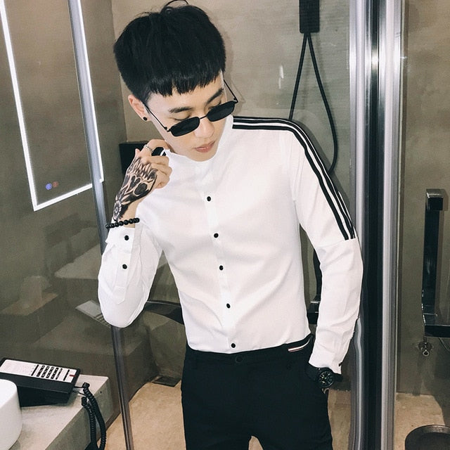 Style coréen avec chemise contrastée à rayures sur les épaules pour hommes