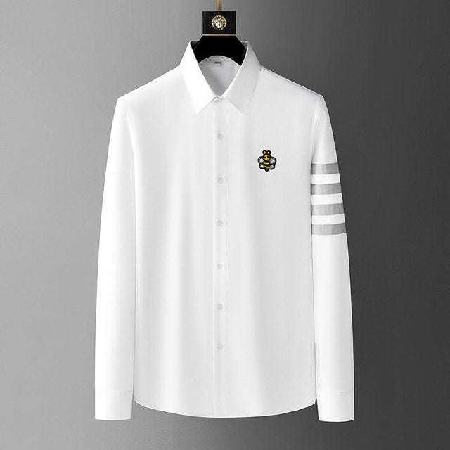 Camisa de franela con bordado de abejas