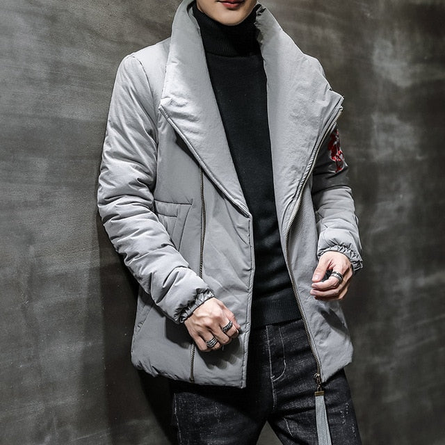 Chaqueta acolchada de color sólido con bordado de estilo chino para hombre