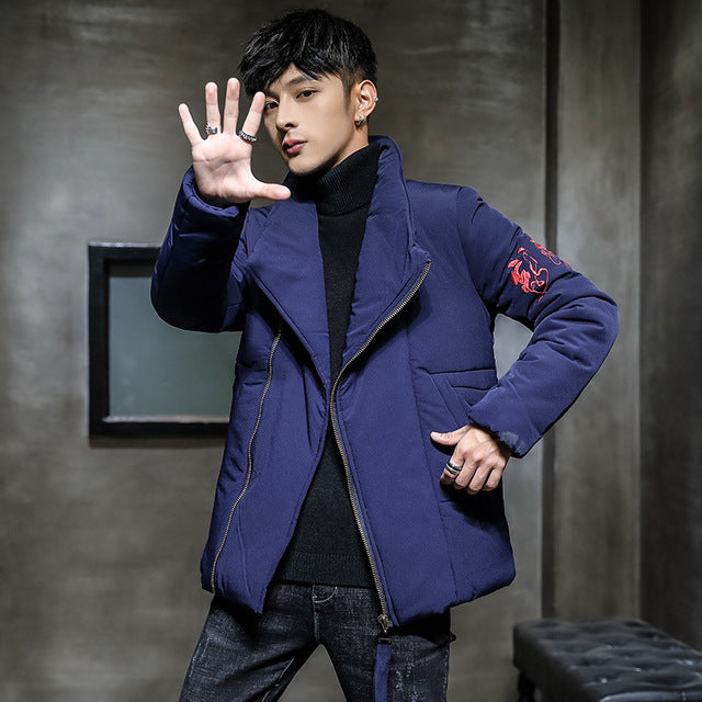 Chaqueta acolchada de color sólido con bordado de estilo chino para hombre