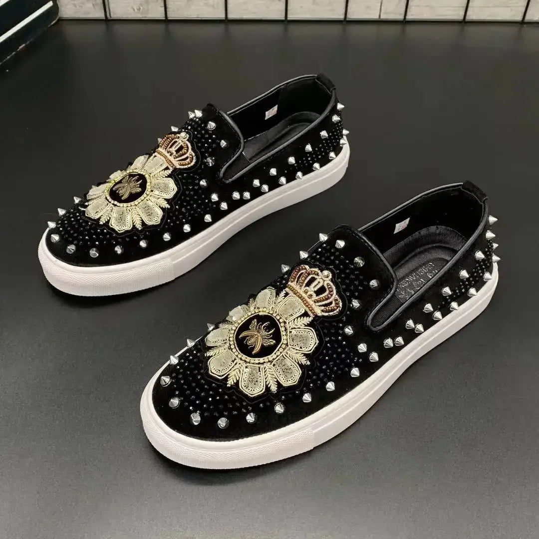 Embroidery Rivet Flat Men's Loafers