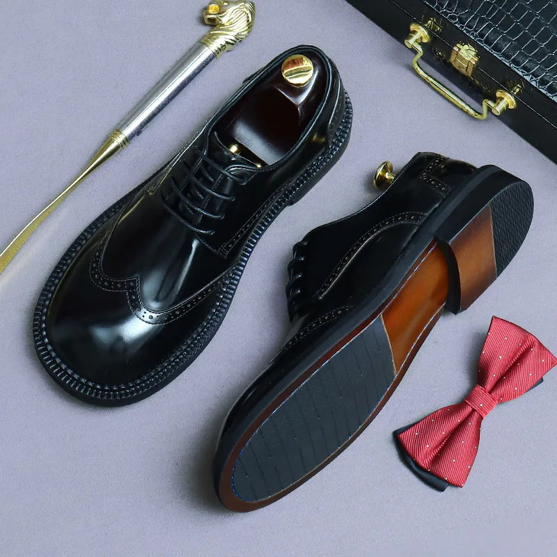 Wide Round Toe Wingtip Oxford Shoes