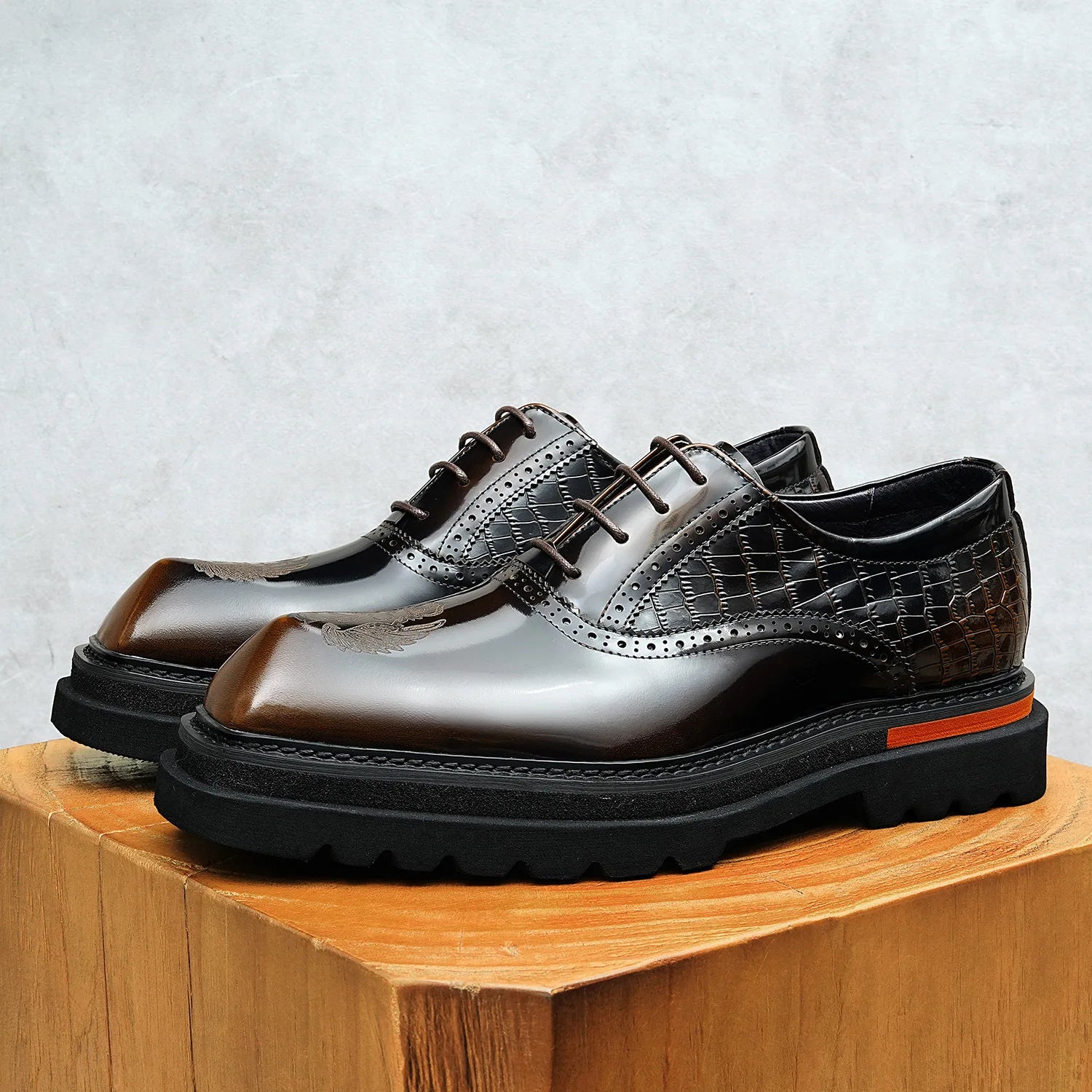 Laser Carved British Style Leather Shoes