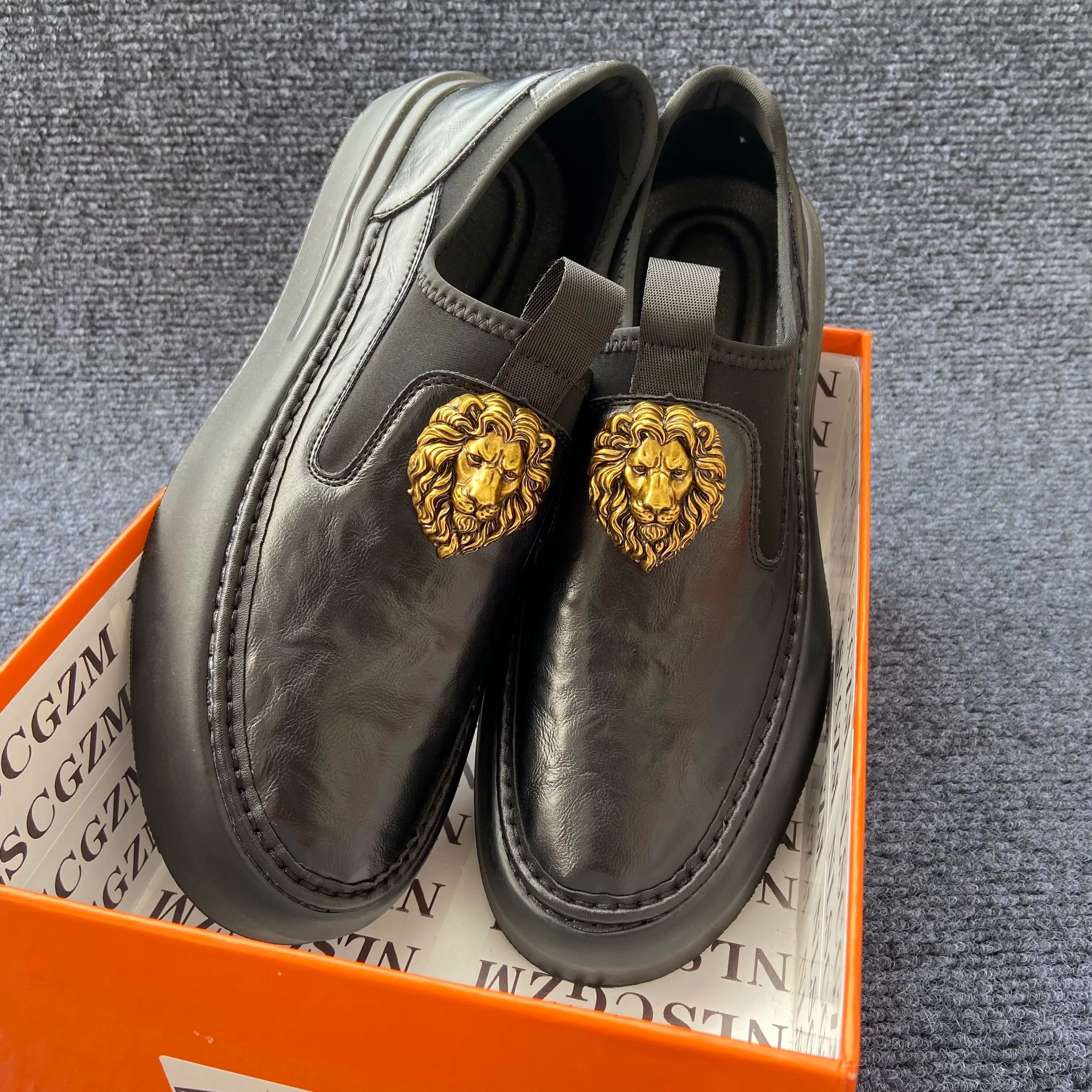 Lion Head Appliques Leather Slip-On Sneakers