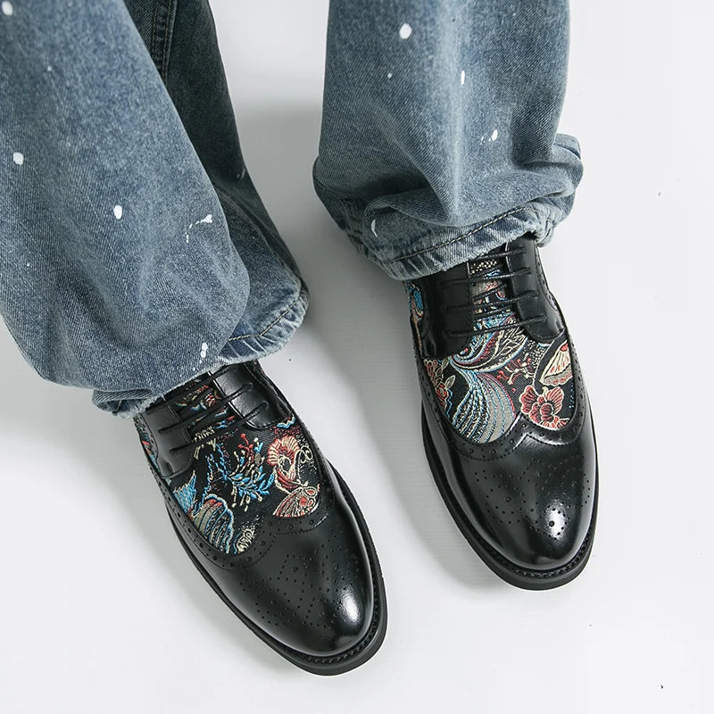 Splicing Embroidered Carving Derby Shoes