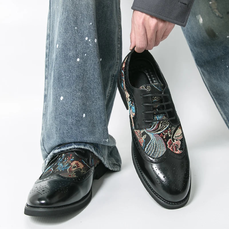 Splicing Embroidered Carving Derby Shoes