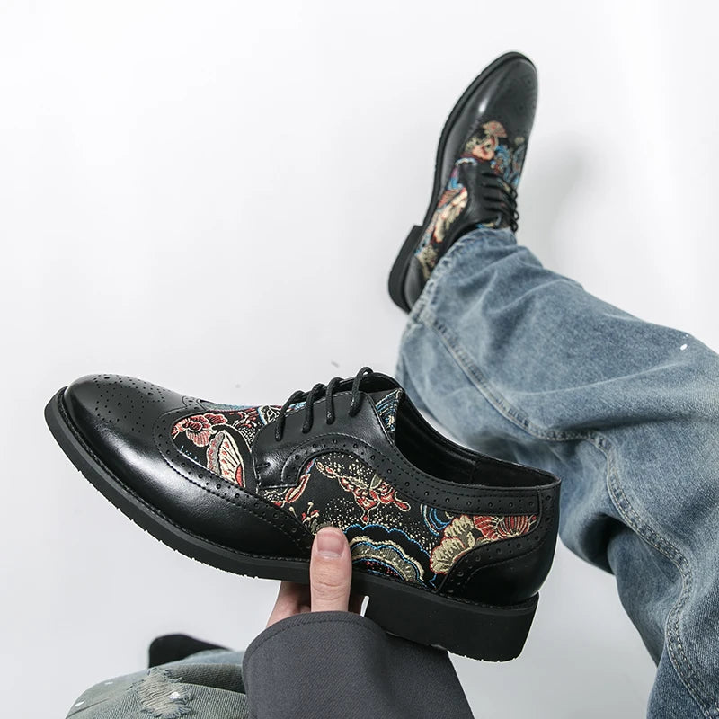 Splicing Embroidered Carving Derby Shoes