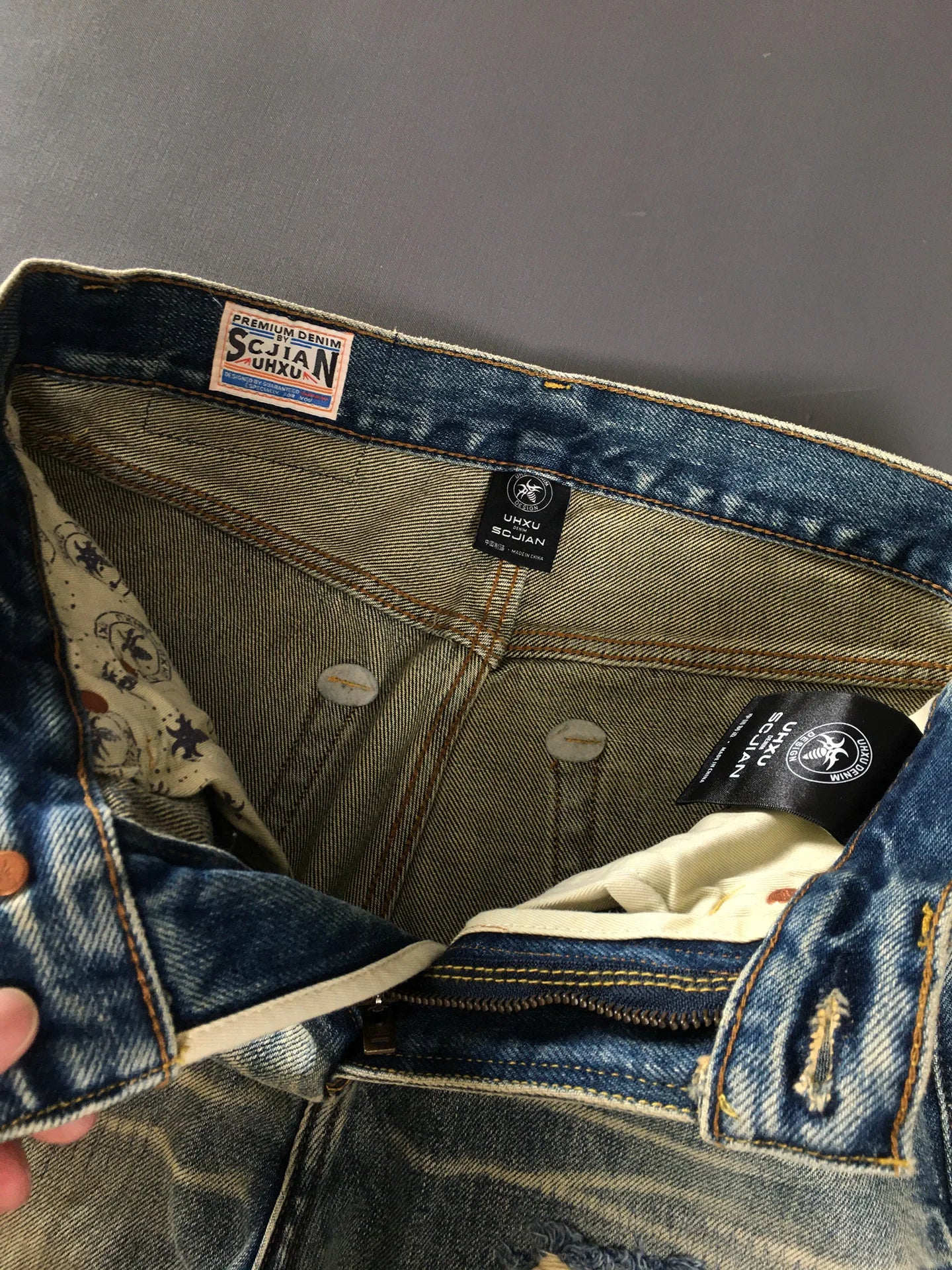 Heavyweight Ripped Loose Straight Jeans