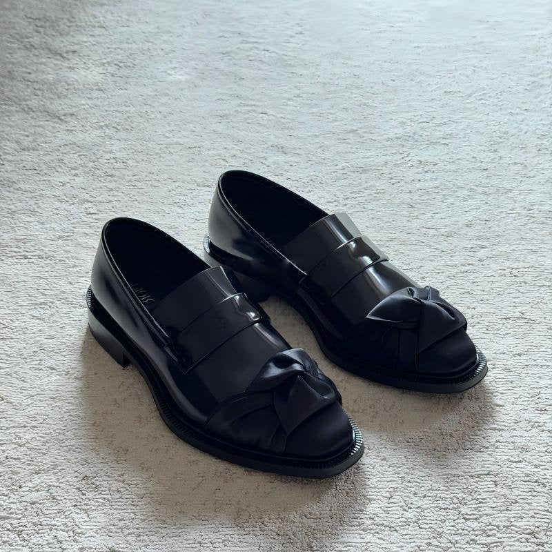 Black Fashionable Satin Bow Leather Loafers