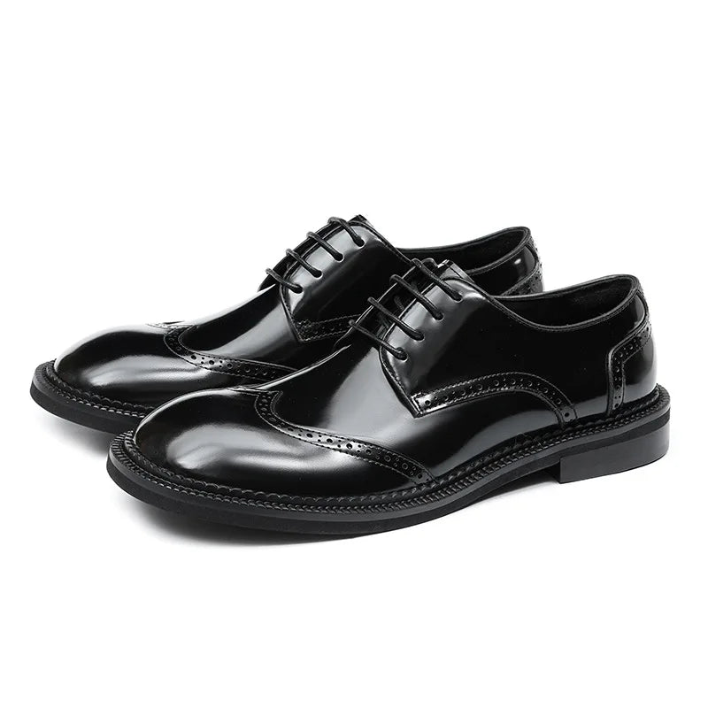 Wide Round Toe Wingtip Oxford Shoes