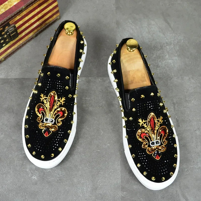 Embroidery Rivet Flat Men's Loafers
