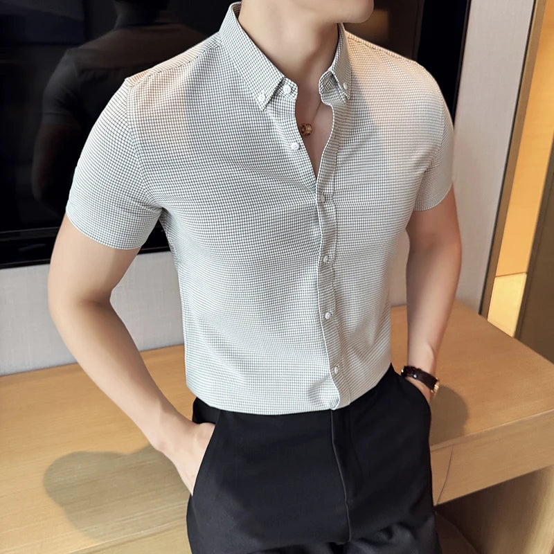 Classic Checkered Short-Sleeved Shirt