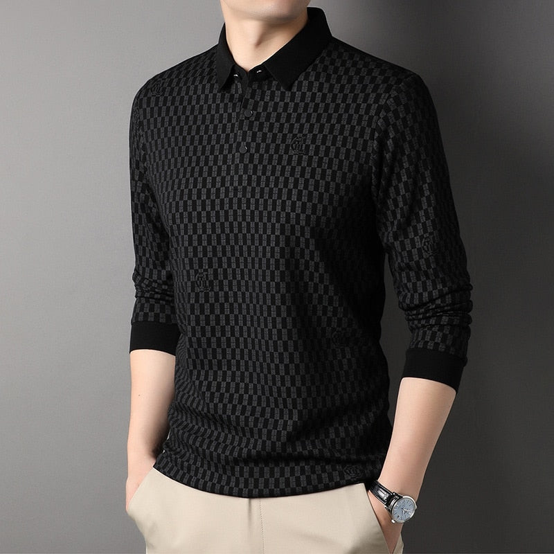 Black polo shirt made of wool, silk and cashmere in a geometric pattern